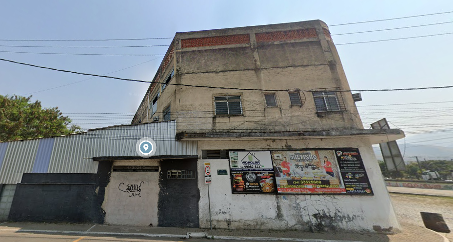 IMÓVEL COMERCIAL EM ITATIAIA - TERRENO COM ÁREA APROXIMADA DE 1.000m², com frente para faixa de domínio da RODOVIA PRESIDENTE DUTRA - um prédio com 03 andares, localizado em Itatiaia - RJ