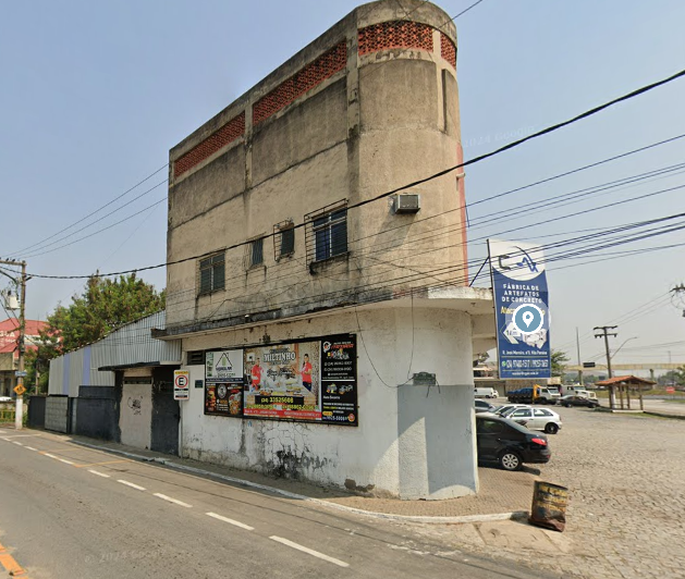 IMÓVEL COMERCIAL EM ITATIAIA - TERRENO COM ÁREA APROXIMADA DE 1.000m², com frente para faixa de domínio da RODOVIA PRESIDENTE DUTRA - um prédio com 03 andares, localizado em Itatiaia - RJ