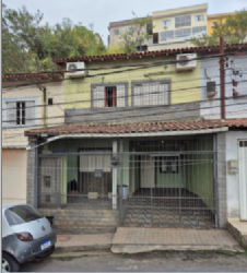 Casa com dois pavimentos na rua k nº 373 - atual rua luxemburgo - loteamento jardim ponte alta - barra mansa/rj