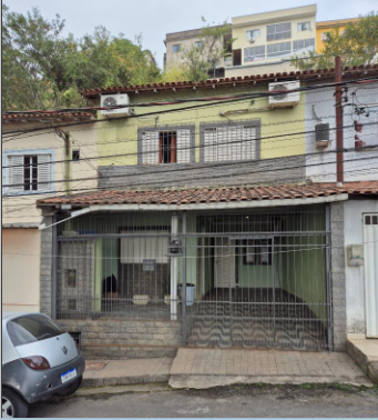 CASA COM DOIS PAVIMENTOS NA RUA K Nº 373 - ATUAL RUA LUXEMBURGO - LOTEAMENTO JARDIM PONTE ALTA - BARRA MANSA/RJ, localizado em Barra Mansa - RJ