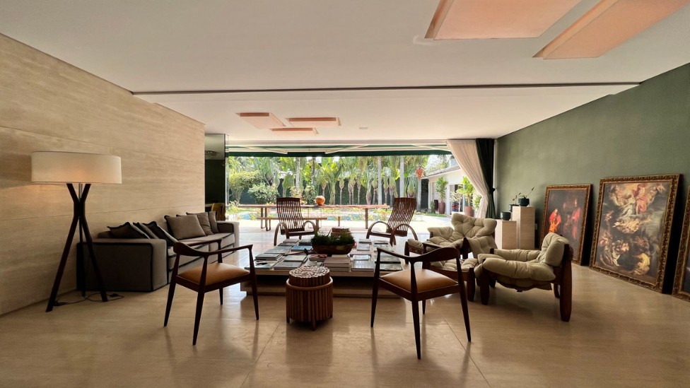 RESIDÊNCIA CINEMATOGRÁFICA NA BARRA DA TIJUCA/RJ - CONDOMÍNIO MALIBU - RUA MESQUITINHA Nº 35 - 827,00m² DE ÁREA CONSTRUÍDA, localizado em Rio De Janeiro - RJ