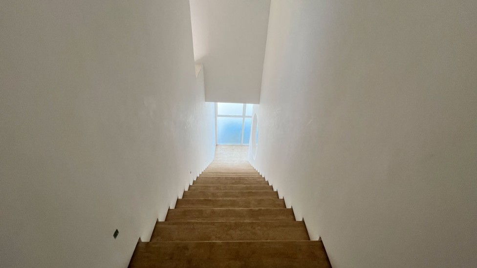 RESIDÊNCIA CINEMATOGRÁFICA NA BARRA DA TIJUCA/RJ - CONDOMÍNIO MALIBU - RUA MESQUITINHA Nº 35 - 827,00m² DE ÁREA CONSTRUÍDA, localizado em Rio De Janeiro - RJ