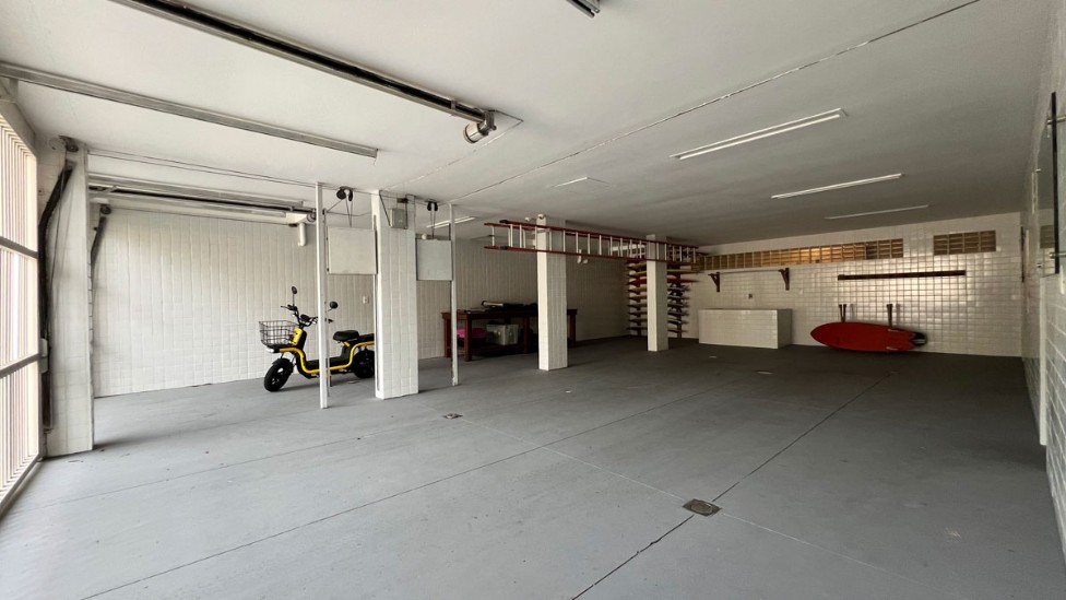 RESIDÊNCIA CINEMATOGRÁFICA NA BARRA DA TIJUCA/RJ - CONDOMÍNIO MALIBU - RUA MESQUITINHA Nº 35 - 827,00m² DE ÁREA CONSTRUÍDA, localizado em Rio De Janeiro - RJ