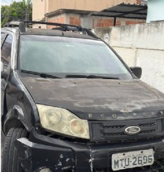 AUTOMÓVEL MARCA FORD/ECOSPORT, COR PRETA, QUATRO PORTAS - PLACA MTU2696/RJ, ANO 2010/2011, EM MAU ESTADO DE CONSERVAÇÃO, SEM USO HÁ MAIS DE