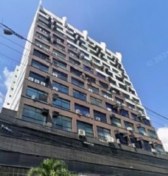 Imagem do imóvel IMÓVEL: RUA CORONEL SERRADO Nº 1.000 - SALA 815 - BAIRRO ZÉ GAROTO - SÃO GONÇALO/RJ, onde encontra-se edificada uma sala própria para comércio, dividida em salão propriamente dito e um banheiro, piso